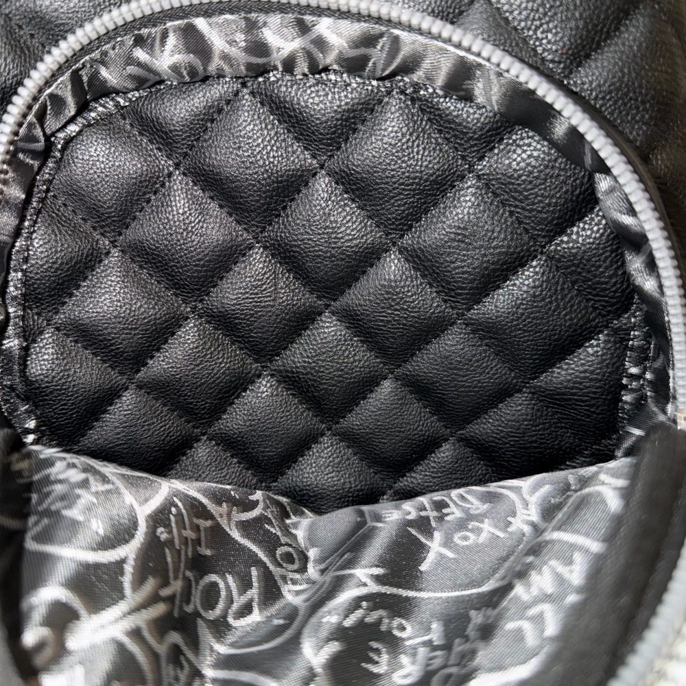 BETSEY JOHNSON WOMEN'S DIAMOND QUILT KITCH BACKPACK - Picture 7 of 7